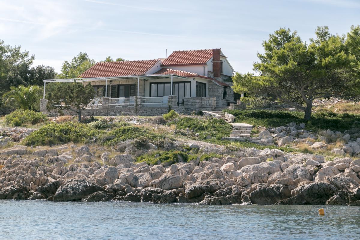  Seafront house on the top of island Šolta