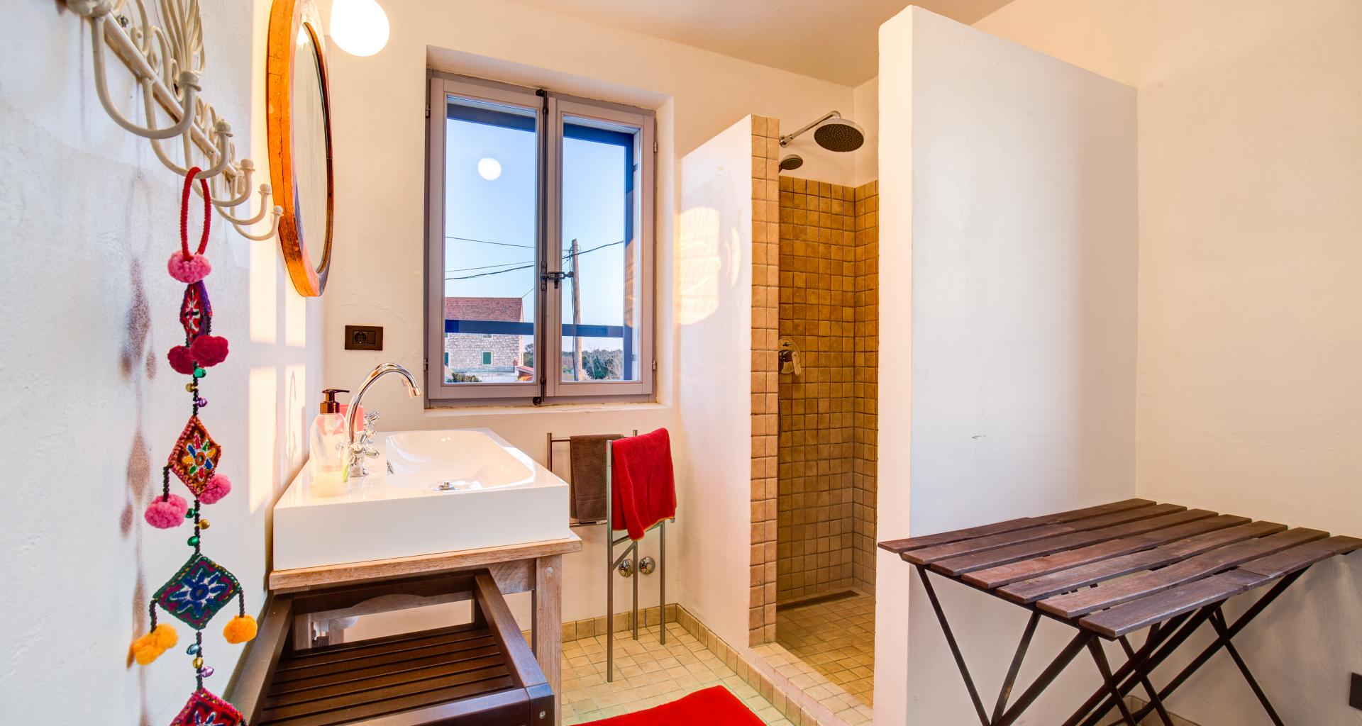 Apartmani i sobe